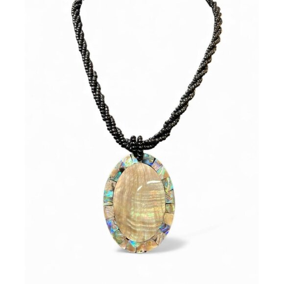 Black Bead Necklace Oval Mother Of Pearl & Abalone   Pendant-245 - Picture 2 of 2